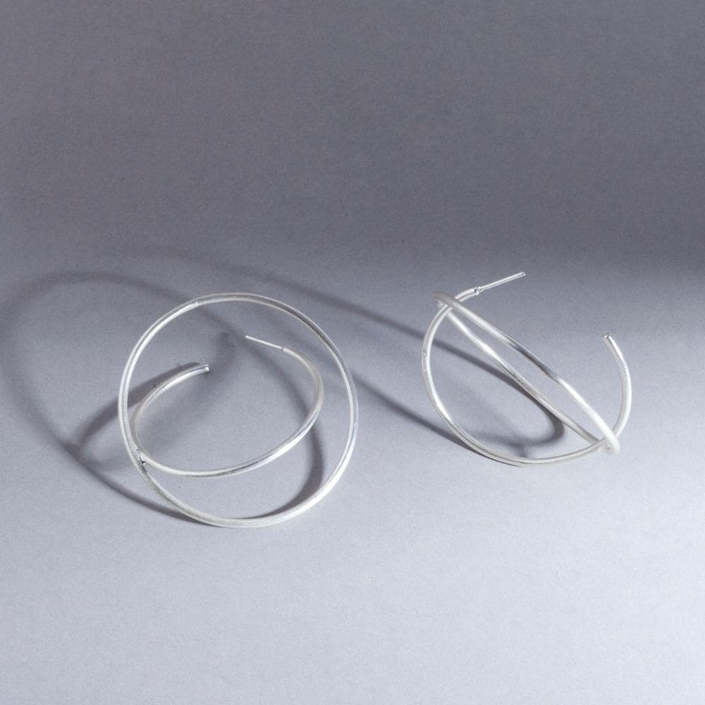Aretes Oriona Silver minimalista diseño moderno joya jewelry mujer